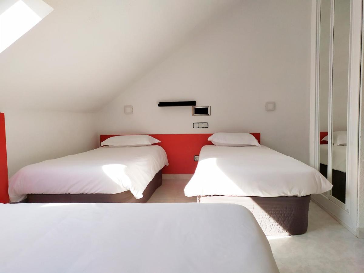 Hostal Lady Ana Maria Collado Villalba Exterior foto