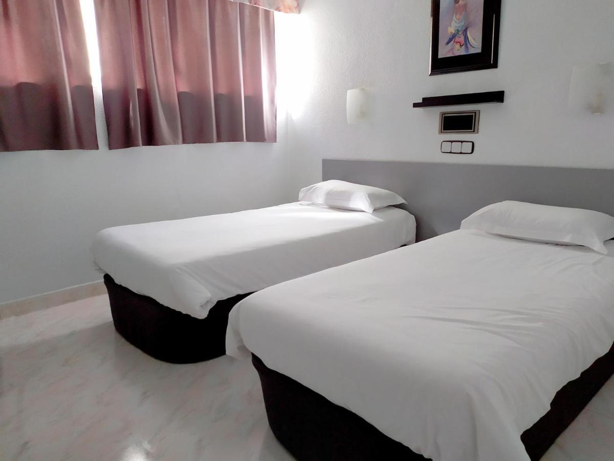 Hostal Lady Ana Maria Collado Villalba Exterior foto