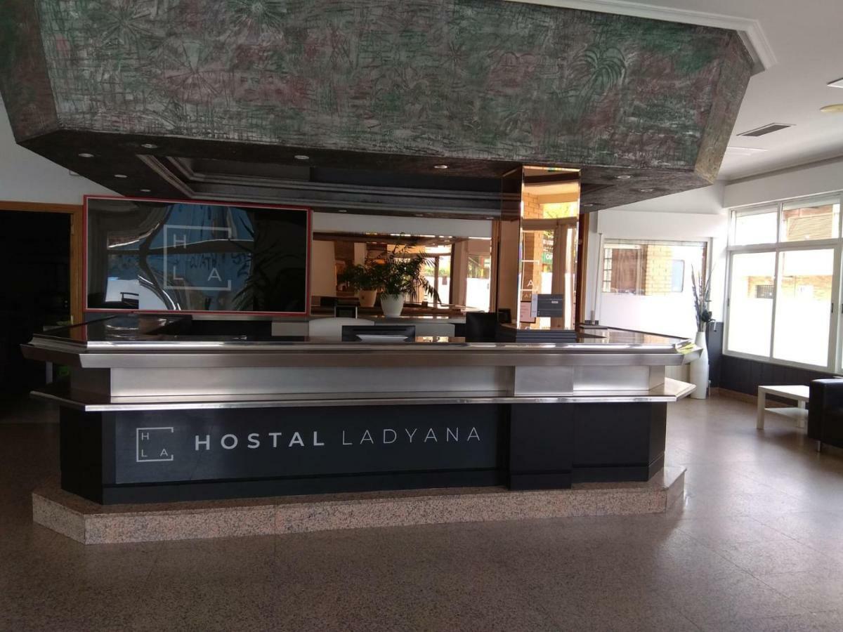 Hostal Lady Ana Maria Collado Villalba Exterior foto
